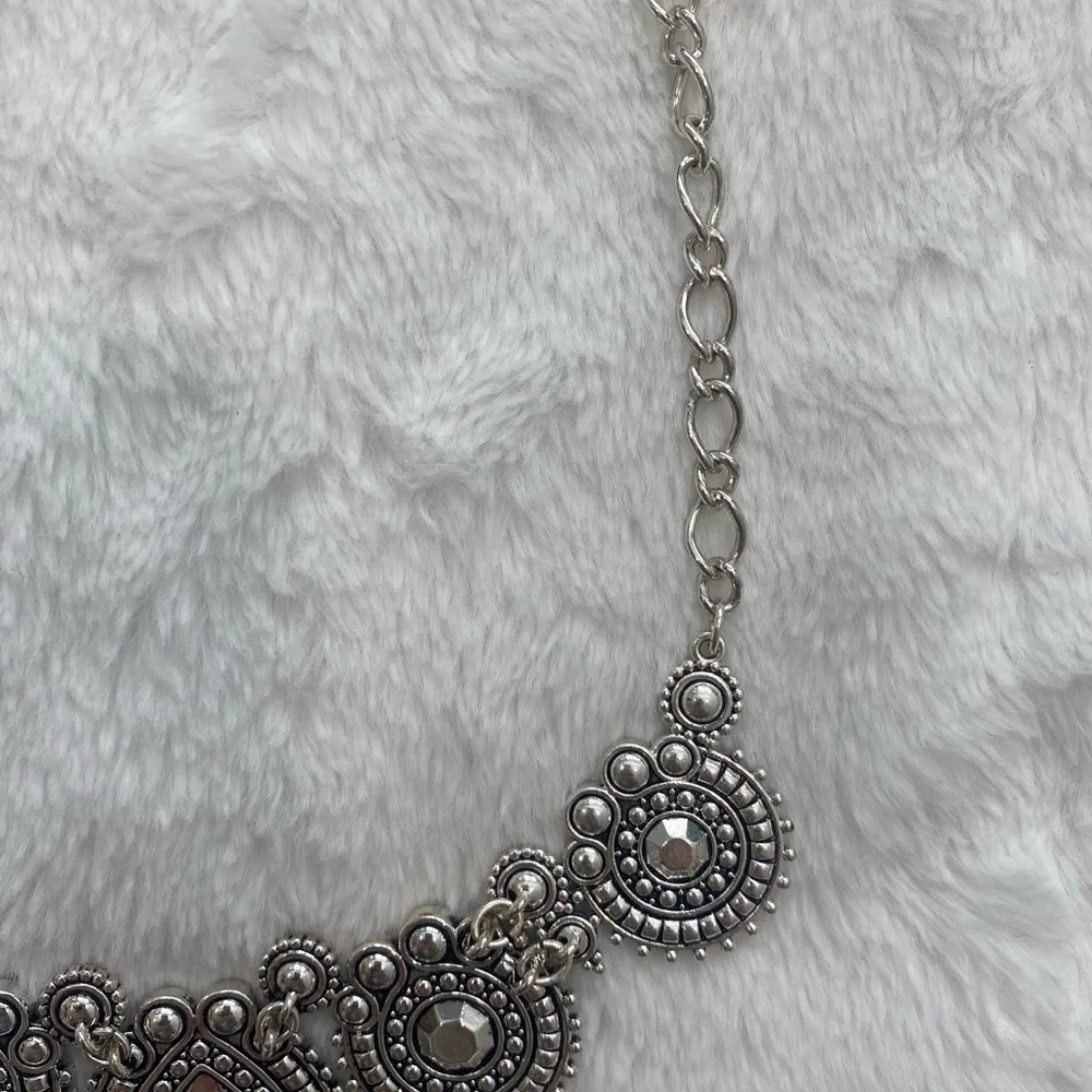 Chunky Collar Necklace Women’s Costume Jewelry Silver Blue - Picture 7 of 8